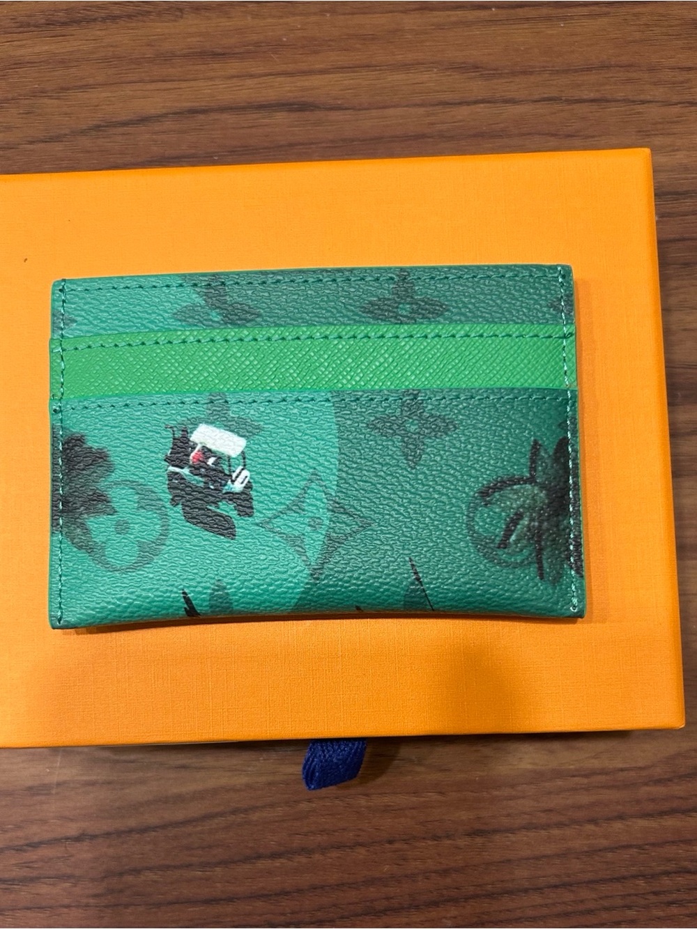 Louis Vuitton Golf Green Card Holder - Picture 2 of 3
